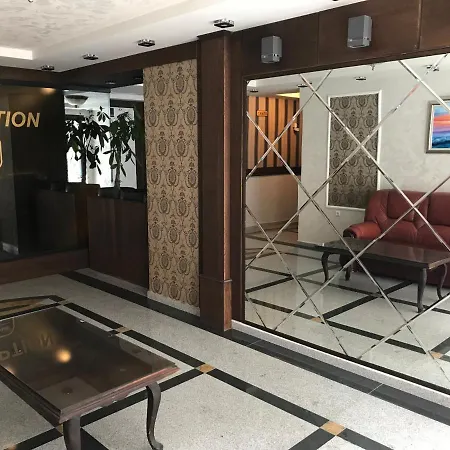 First Line Apartment شقة